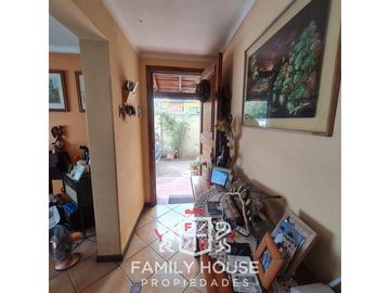 Propiedad En Venta En Calle Ramón Carvallo, La Cisterna. FHP