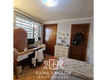 Propiedad En Venta En Calle Ramón Carvallo, La Cisterna. FHP