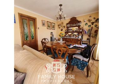 Propiedad En Venta En Calle Ramón Carvallo, La Cisterna. FHP