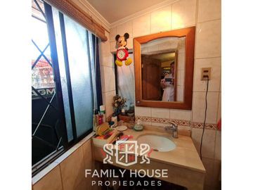Propiedad En Venta En Calle Ramón Carvallo, La Cisterna. FHP