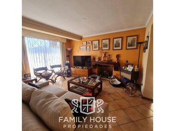 Propiedad En Venta En Calle Ramón Carvallo, La Cisterna. FHP