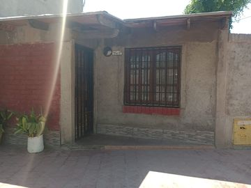 VENTA DE CASA A RECICLAR EN GUAYMALLEN