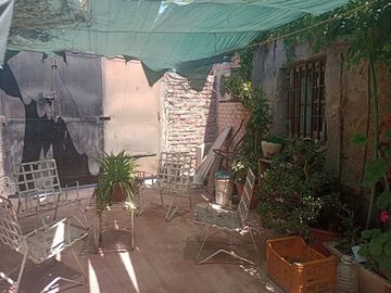 VENTA DE CASA A RECICLAR EN GUAYMALLEN