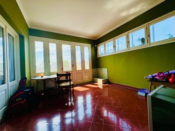 VENTA CASA RAMOS MEJIA 6 AMBIENTES CON PISCINA Y C