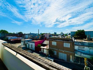 VENTA CASA RAMOS MEJIA 6 AMBIENTES CON PISCINA Y C