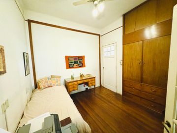 VENTA CASA RAMOS MEJIA 6 AMBIENTES CON PISCINA Y C