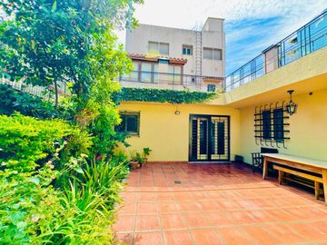 VENTA CASA RAMOS MEJIA 6 AMBIENTES CON PISCINA Y C