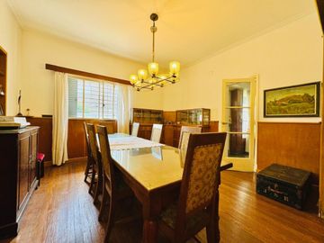 VENTA CASA RAMOS MEJIA 6 AMBIENTES CON PISCINA Y C