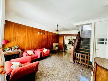 VENTA CASA RAMOS MEJIA 6 AMBIENTES CON PISCINA Y C