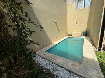 VENTA CASA RAMOS MEJIA 6 AMBIENTES CON PISCINA Y C