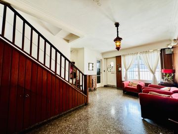 VENTA CASA RAMOS MEJIA 6 AMBIENTES CON PISCINA Y C