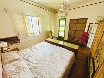 VENTA CASA RAMOS MEJIA 6 AMBIENTES CON PISCINA Y C
