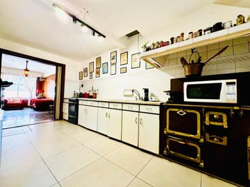 VENTA CASA RAMOS MEJIA 6 AMBIENTES CON PISCINA Y C