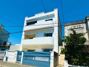 VENTA CASA RAMOS MEJIA 6 AMBIENTES CON PISCINA Y C