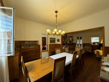 VENTA CASA RAMOS MEJIA 6 AMBIENTES CON PISCINA Y C