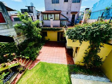 VENTA CASA RAMOS MEJIA 6 AMBIENTES CON PISCINA Y C