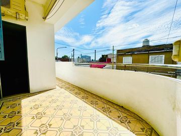 VENTA CASA RAMOS MEJIA 6 AMBIENTES CON PISCINA Y C
