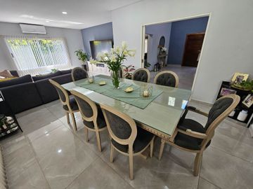SAN CARLOS COUNTRY VENTA- CASA 5 amb con pileta