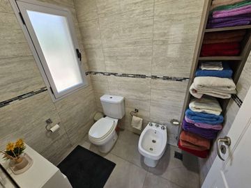 SAN CARLOS COUNTRY VENTA- CASA 5 amb con pileta