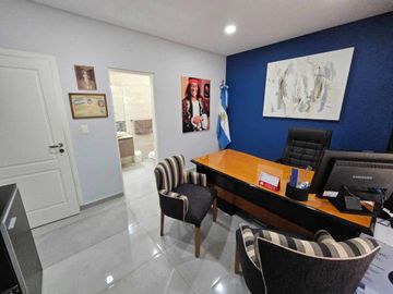 SAN CARLOS COUNTRY VENTA- CASA 5 amb con pileta