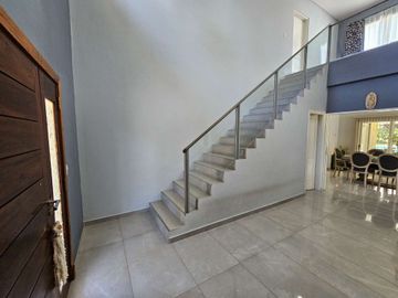 SAN CARLOS COUNTRY VENTA- CASA 5 amb con pileta