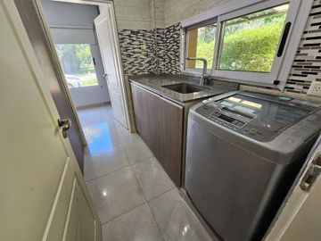 SAN CARLOS COUNTRY VENTA- CASA 5 amb con pileta