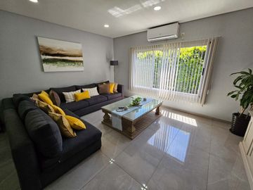 SAN CARLOS COUNTRY VENTA- CASA 5 amb con pileta