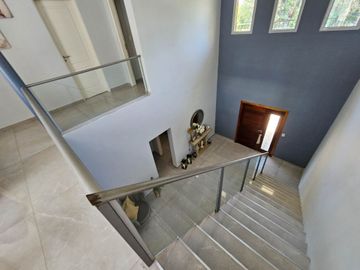 SAN CARLOS COUNTRY VENTA- CASA 5 amb con pileta