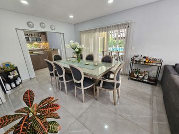 SAN CARLOS COUNTRY VENTA- CASA 5 amb con pileta