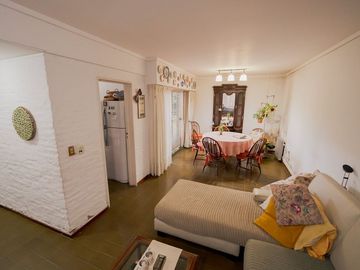 VENTA CASA BANFIELD COCHERA JARDIN 4 AMBIENTES