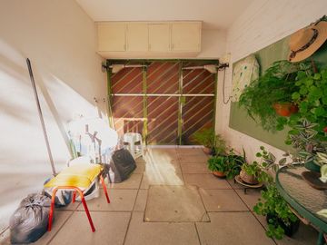 VENTA CASA BANFIELD COCHERA JARDIN 4 AMBIENTES