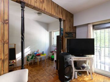 DEPTO 3 AMB EN VENTA CON BALCON FLORES
