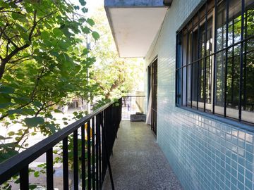 DEPTO 3 AMB EN VENTA CON BALCON FLORES