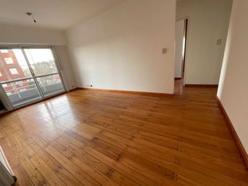 VENTA DEPARTAMENTO DE 2 DORMITORIOS CON BALCÓN