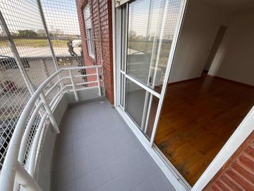 VENTA DEPARTAMENTO DE 2 DORMITORIOS CON BALCÓN
