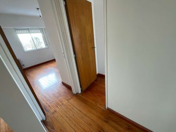 VENTA DEPARTAMENTO DE 2 DORMITORIOS CON BALCÓN