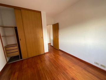 VENTA DEPARTAMENTO DE 2 DORMITORIOS CON BALCÓN