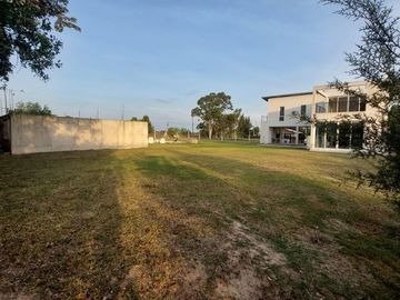 VENTA CASA QUINTA CHASCOMUS CON CABAÑAS Y PISCINA