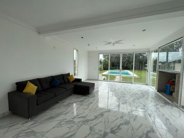 VENTA CASA QUINTA CHASCOMUS CON CABAÑAS Y PISCINA