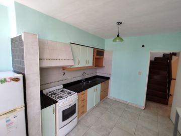 VENTA PH DOS PLANTAS 3 AMB. TERRAZA-GARAGE-BERNAL