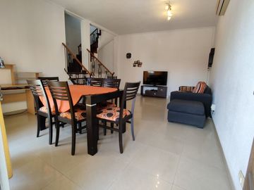 VENTA PH DOS PLANTAS 3 AMB. TERRAZA-GARAGE-BERNAL