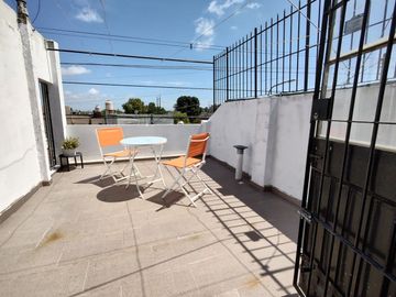 VENTA PH DOS PLANTAS 3 AMB. TERRAZA-GARAGE-BERNAL