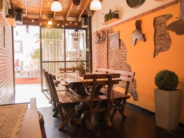 Casa 5 amb. venta Ramos Mejia. coch. pileta