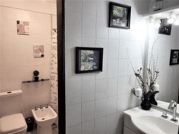 Casa 5 amb. venta Ramos Mejia. coch. pileta