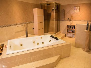 Casa 5 amb. venta Ramos Mejia. coch. pileta
