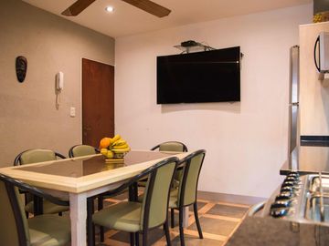 Casa 5 amb. venta Ramos Mejia. coch. pileta