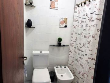 Casa 5 amb. venta Ramos Mejia. coch. pileta