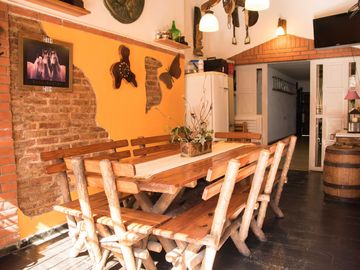 Casa 5 amb. venta Ramos Mejia. coch. pileta