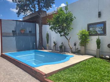 Casa 5 amb. venta Ramos Mejia. coch. pileta