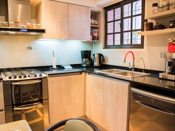 Casa 5 amb. venta Ramos Mejia. coch. pileta